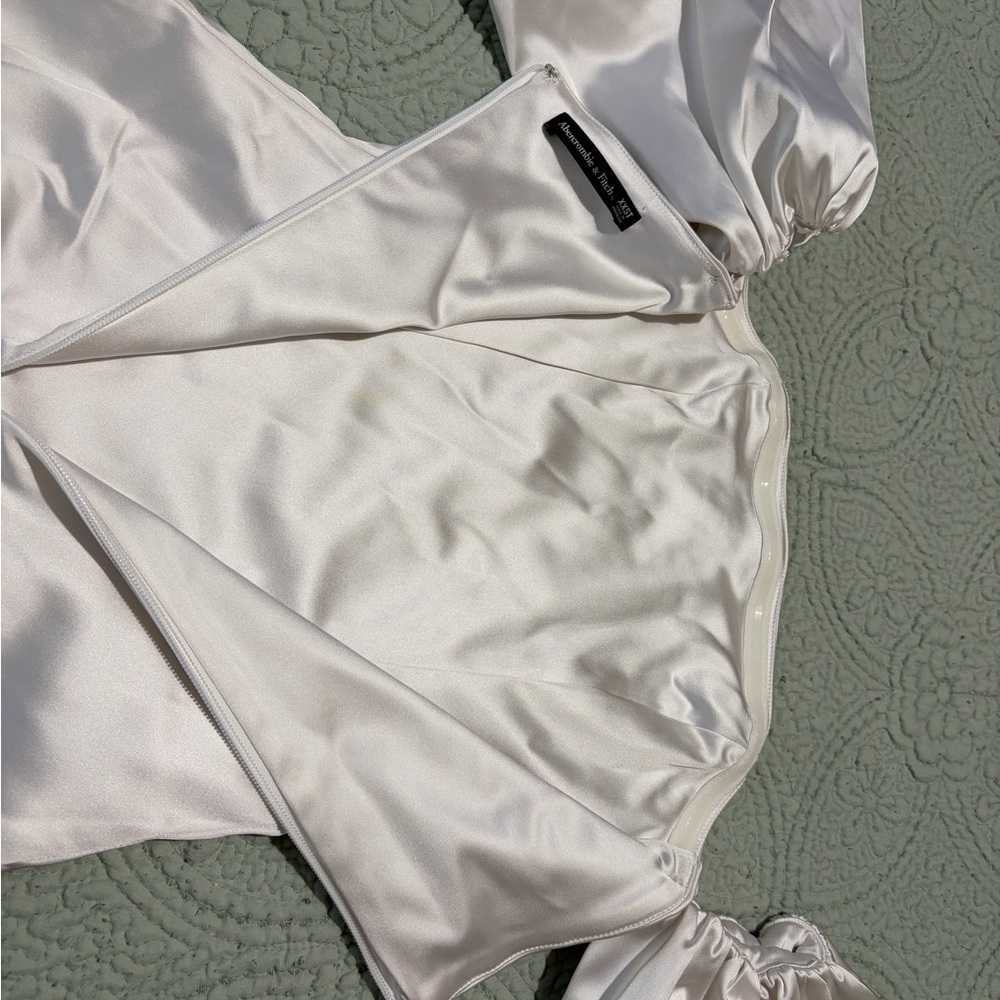 Abercrombie & Fitch White Satin Off-Shoulder Puff Sleeve Mini Dress XS - Picture 6 of 14